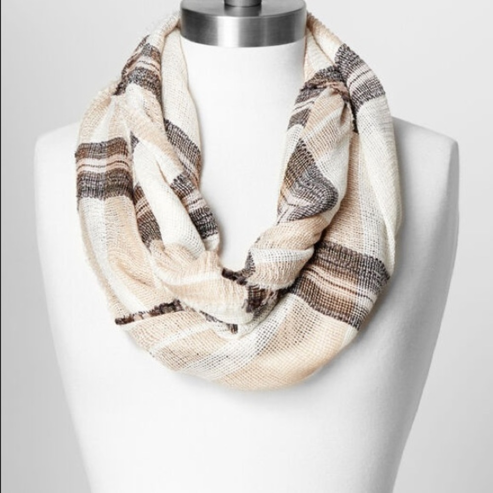 Textured plaid loop scarf